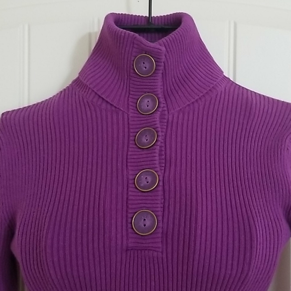 Victoria's Secret Moda International Sweater - Picture 2 of 8